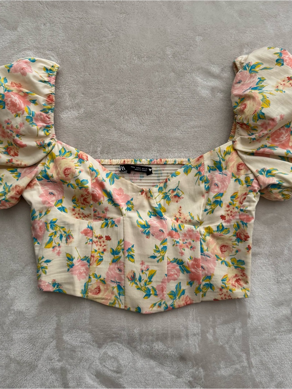 Zara Cream Floral Puff-Sleeve Crop Top with Pink Roses